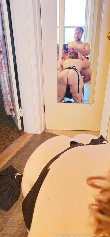 Another opportunity to give extra service after a haircut.

#wife #blowjob #ass #bigass #phatass #pawg #mirror 