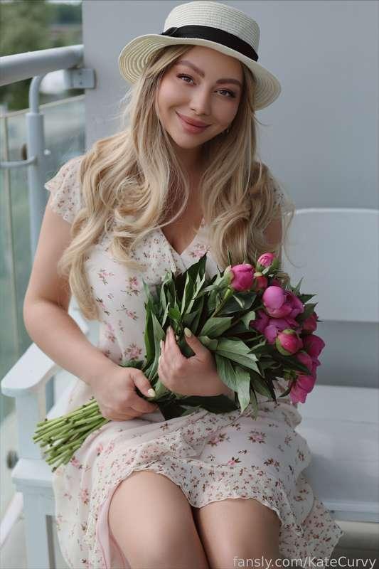 As I hold these flowers, their soft petals brushing against my skin, I can’t help but think of how delicate they are—just like the moments we share. 😏 The way their fragrance lingers in the air reminds me of the way your presence always lingers in my thoughts.🤭

would u also give me some flowers?🤭

#natural #simple #beauty #naturalbeauty #curvy #curvygirl #naturallooks #prettyme 