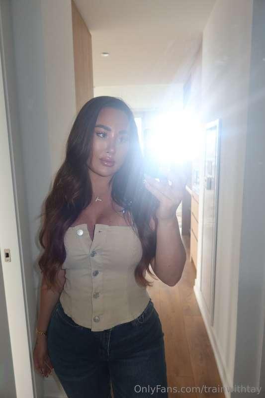 That flash just couldn’t handle all this glow 💁‍♀️