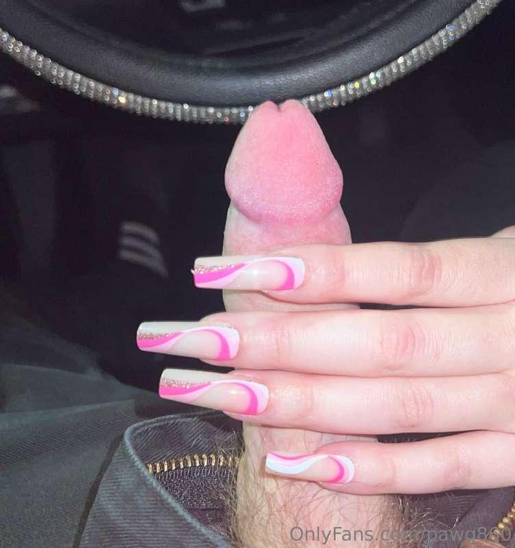 Do you guys wanna see my nails around your schlong like this..