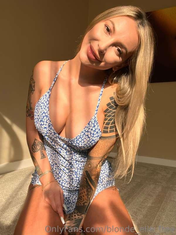 Good morning baby, coffee or head first? 😘