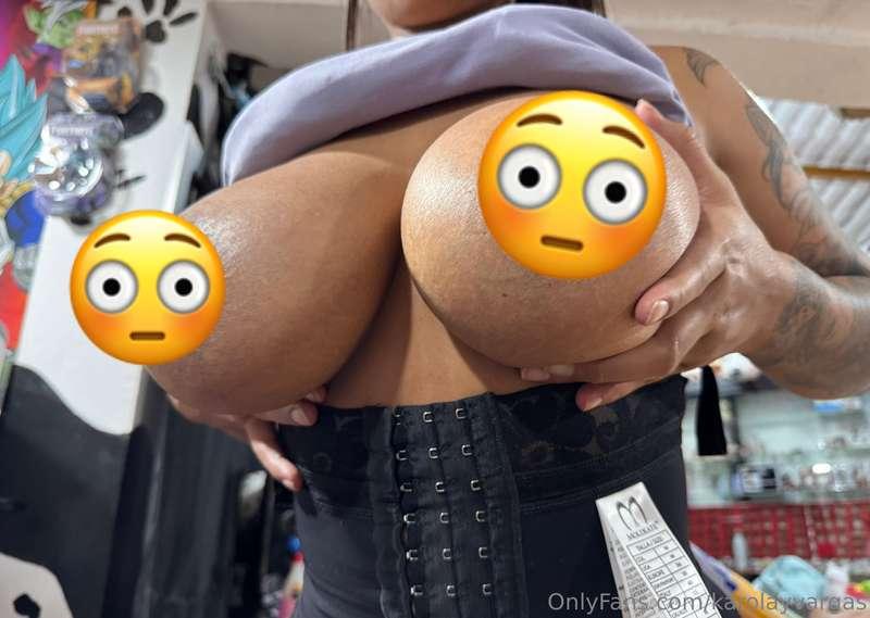 Estan tan enormes que ya no les caben en la boca a mis fans😨