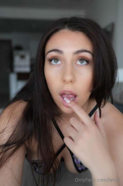 Get naked with me, I have a plan😈