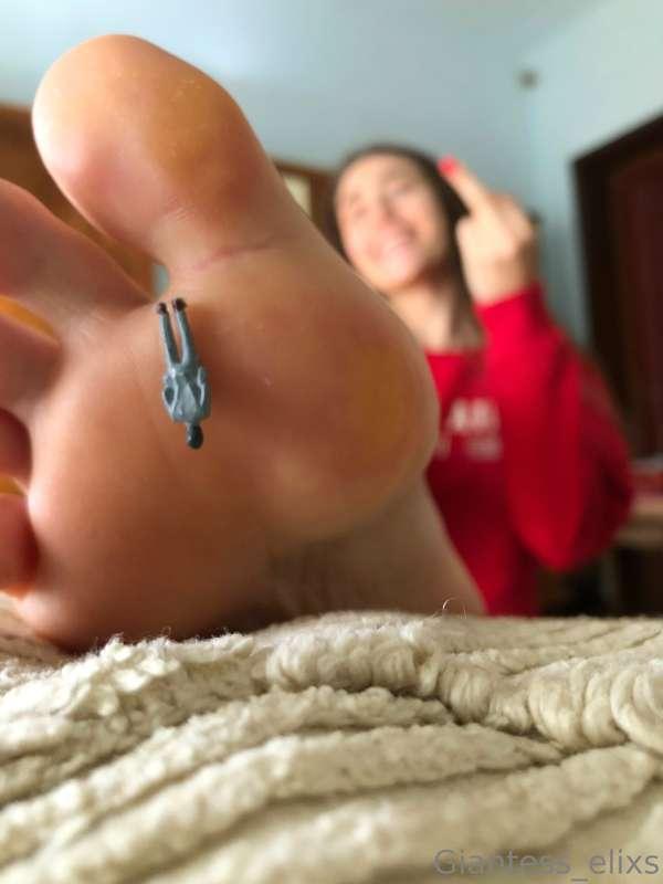 Worship my foot as your one and only God.

NSFW pics in your..