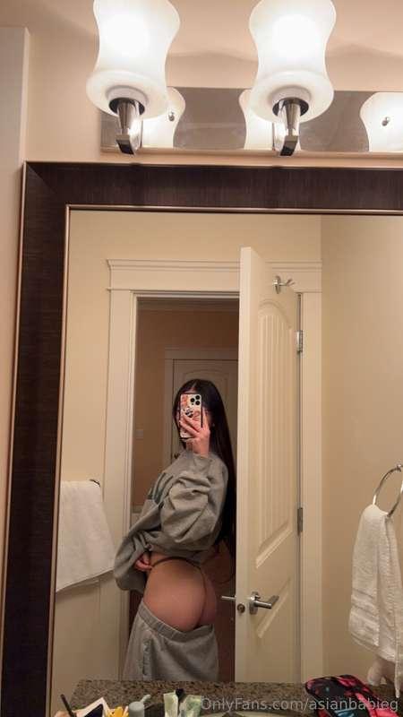 Same pose different mirror lol