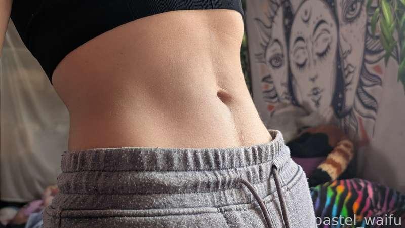 slutty boy waist for this femboy friday! the way my happy trail leads to the tease of my bush in my sweatpants :p



#pale #petite #hairy #brunette #enby #nonbinary #piercings #natural #unshaven #allnatural #amateur #solo #femboyfriday #femboy #tomboy #belly #bellybutton #hairybelly #happytrail #tummy #hairytummy #bush