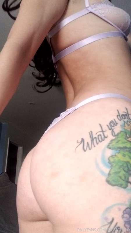 trying to be a good girl, but I just love being spanked. 😈
