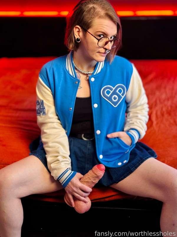 worthlessholes image #7