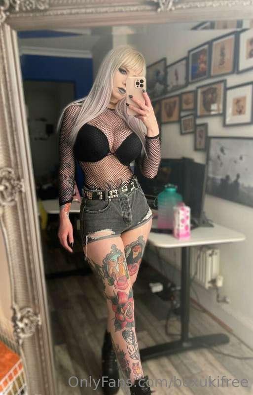 Do you like my legs? 😏