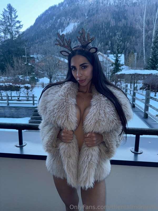 La porca 🦌 delle nevi 😈🍒👅Apro la pelliccia e ci metti la fac..