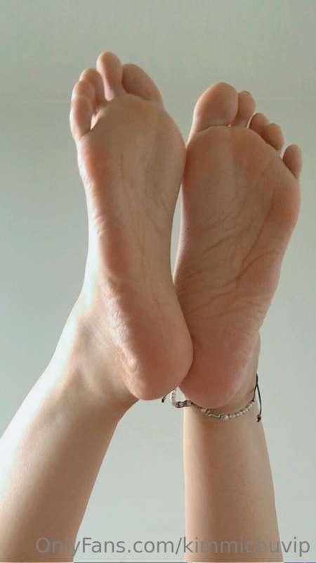Soles 👣 . What can you read about me from my feet 🔮