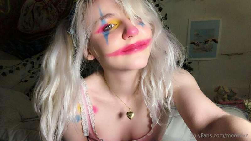 make me laugh and I’ll make you cum 💖
https://onlyfans.com/b..