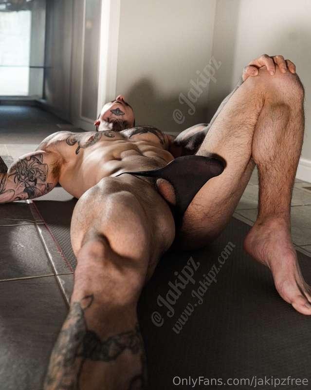 Would you help stretch me out 😳..?My NASTY content 😉🔞👉 @Jaki..