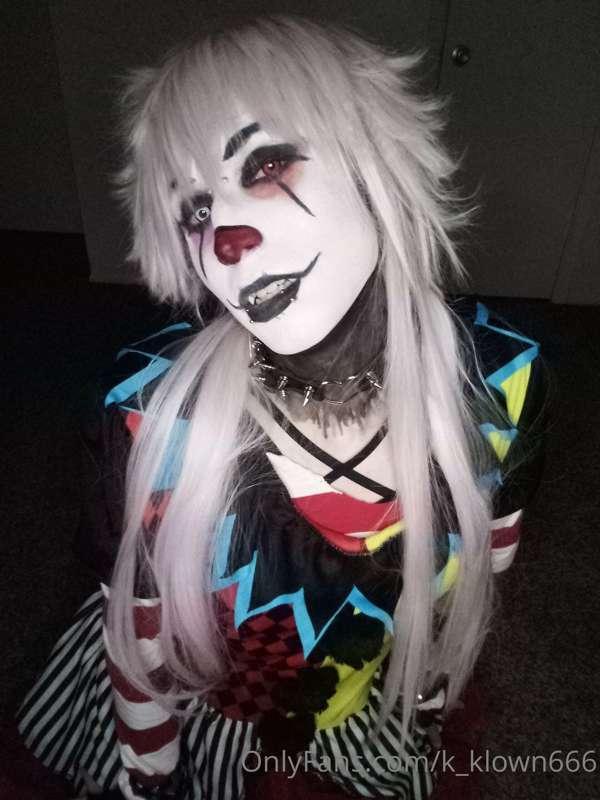 A little tease of the clown content I'll be posting througho..
