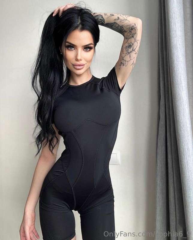 It's a great suit for sports, so let's do cardio together
