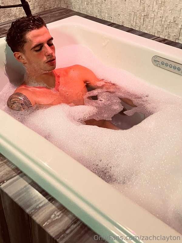 **FUUUCK I DROPPED THE SOAP XXX SCENE 💦🛁🍆🧼**   I just wanna ..