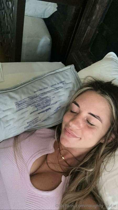 Its a Heating pad kinda day 🥰 Why don't you cum show me love..