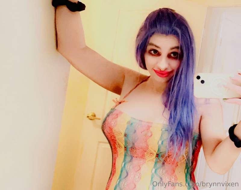 Today im gonna film some sexy videos and take some photos to..