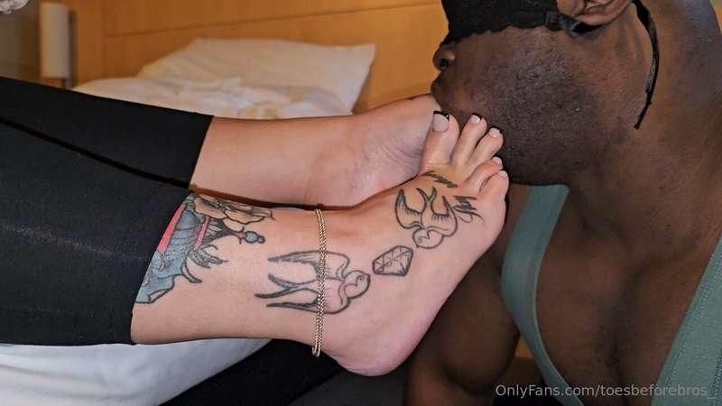 toesbeforebros_ image #4