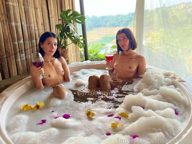 friskytwins image #0