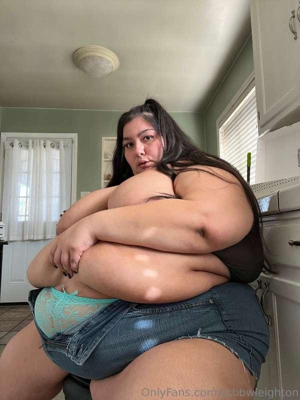 ssbbwleighton image #1