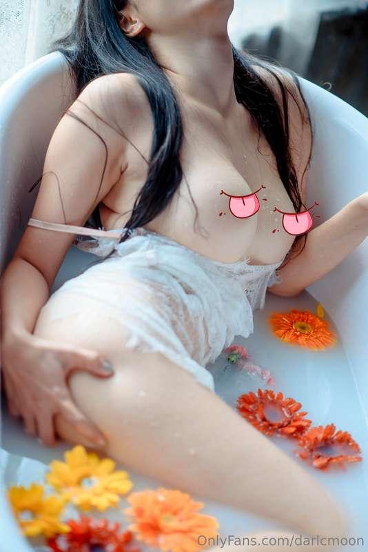 [ตัวอย่าง] สาวอวบอาบน้ำ + เล่นเทียน [Topless]  [Ex.] Chubby ..
