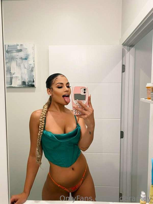 Morning daddy... waiting to play with you 😍 ***Tip $15*** if..