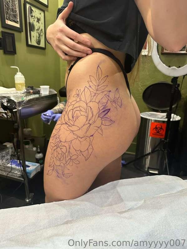 I’m about to get a new tat!!

What you think so far? 

Comme..