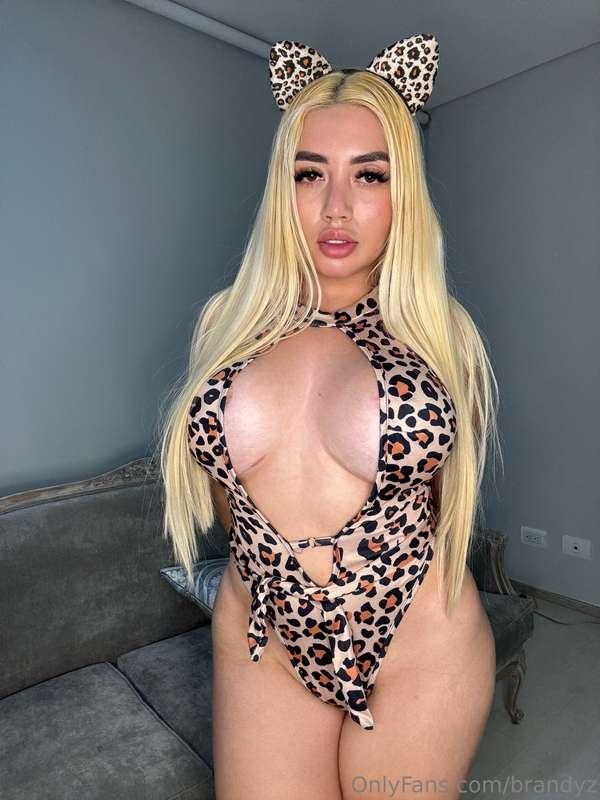 Do you want me to strip for you?😈🥵