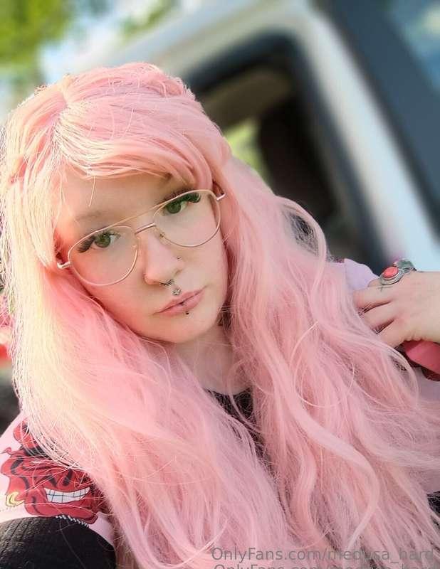 Like my new profile pic?!  Or should I do a different one?!