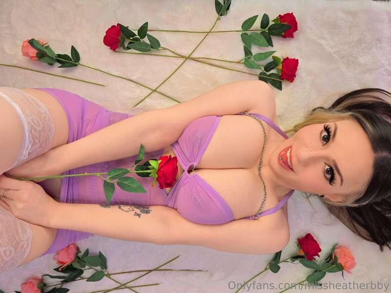Sorry not sorry for all the early Valentine spam 😼🌹