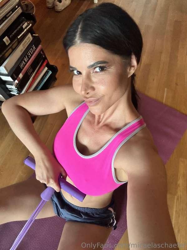 Working on my fitness and feeling naughty 😜 Who's ready to j..