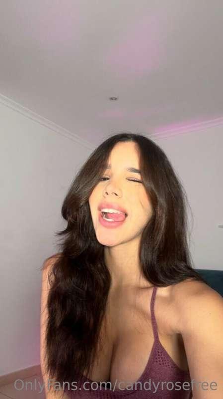 Who wants free sexting. all for my premium account.  https:/..