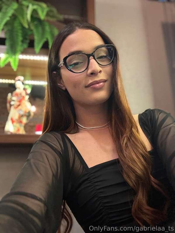 Confidence is my best accessory today... and every day 😉💋