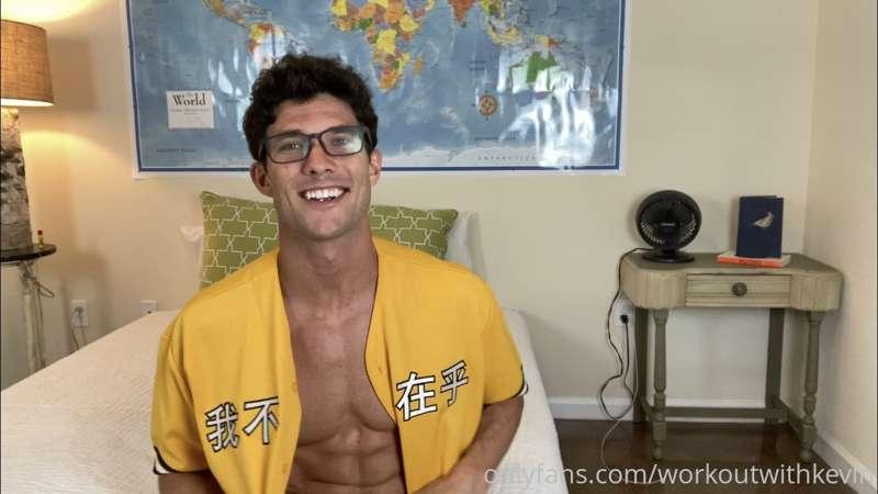 Who’s in the mood for a nerdy glasses solo? 🤓