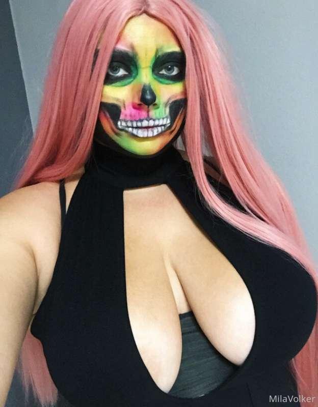 Spooky is the new sexy 😜