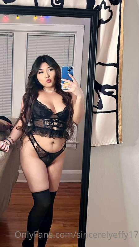 Hi🖤 do you want a hug or a head pat?