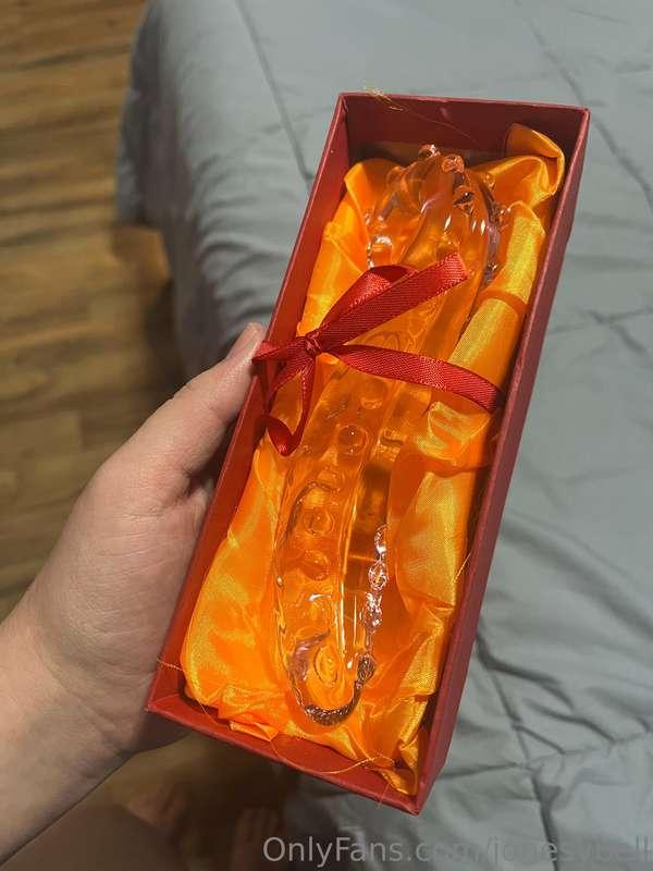 I was gifted my first glass toy! Definitely gonna have to us..