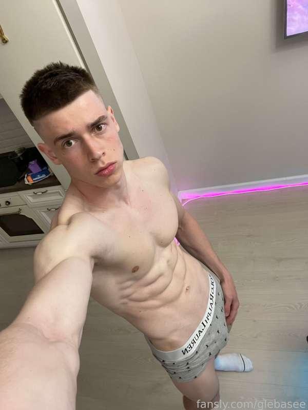 DO YOU LIKE MY NEW HAIRCUT AND 🍆?? 😋😍