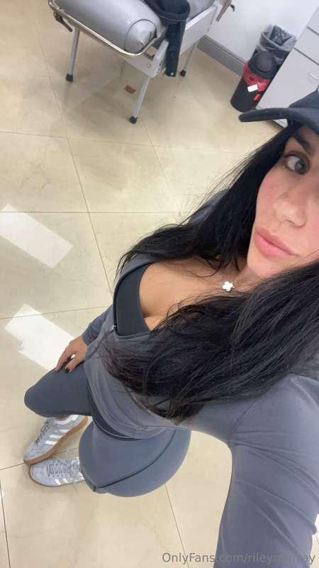 how's everybody doing? 🥰