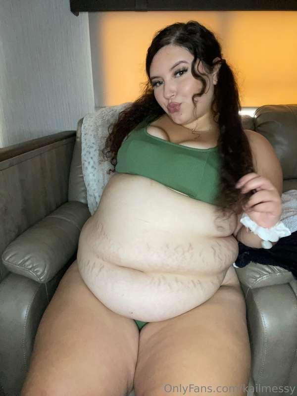 just ate a big meal & struggled to put this bikini on now he..