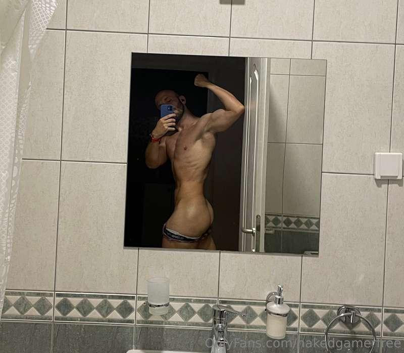 Random mirror @nakedgamervip