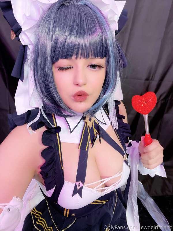Cheshire wants to give u her heart. Happy Valentine's Day cu..