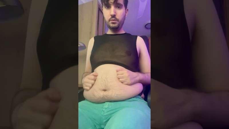 Trying on a twink crop top and old tight pants, my belly looks BIG