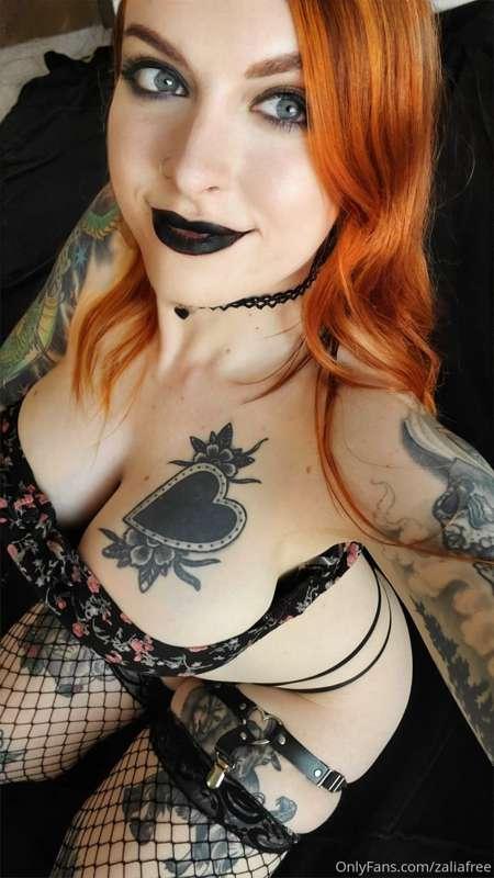 Some 🔥 new content up on my main @zaliagraves
