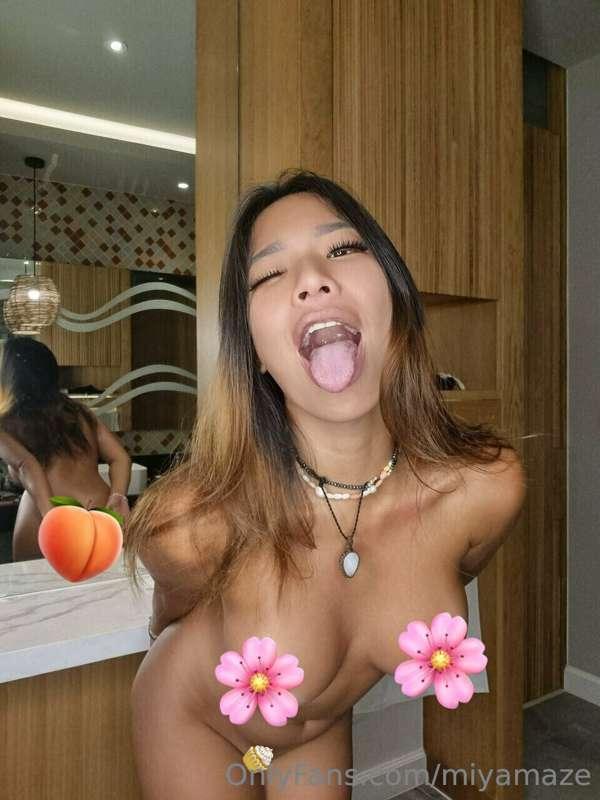 you know what i am waiting here.🍆
