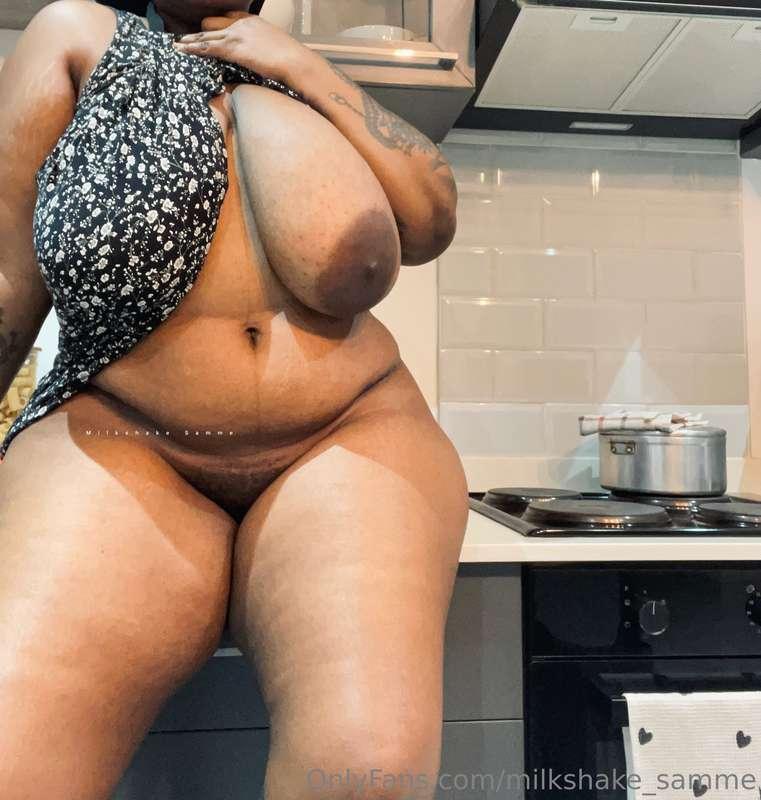 Can you fuck me in my kitchen 😋?