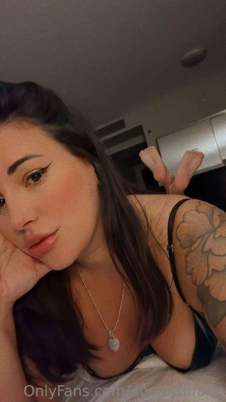 you keep edging for my perfect lips boobs and soles cos you’..