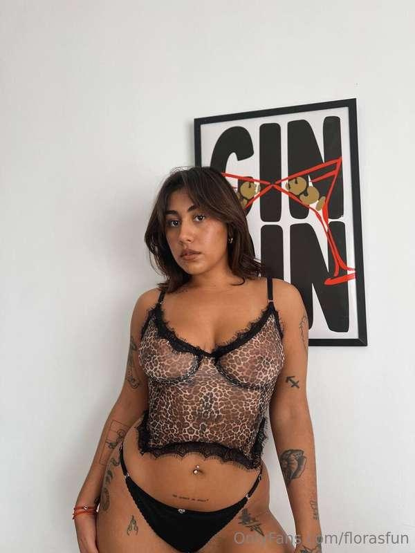 such a cute outfit 🤭