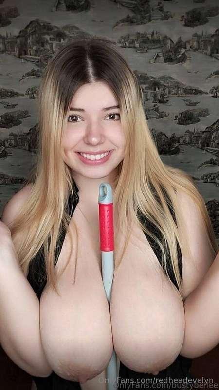 This hot thing 🔥 @emilyclinee 🔥 is waiting for you . Her pus..